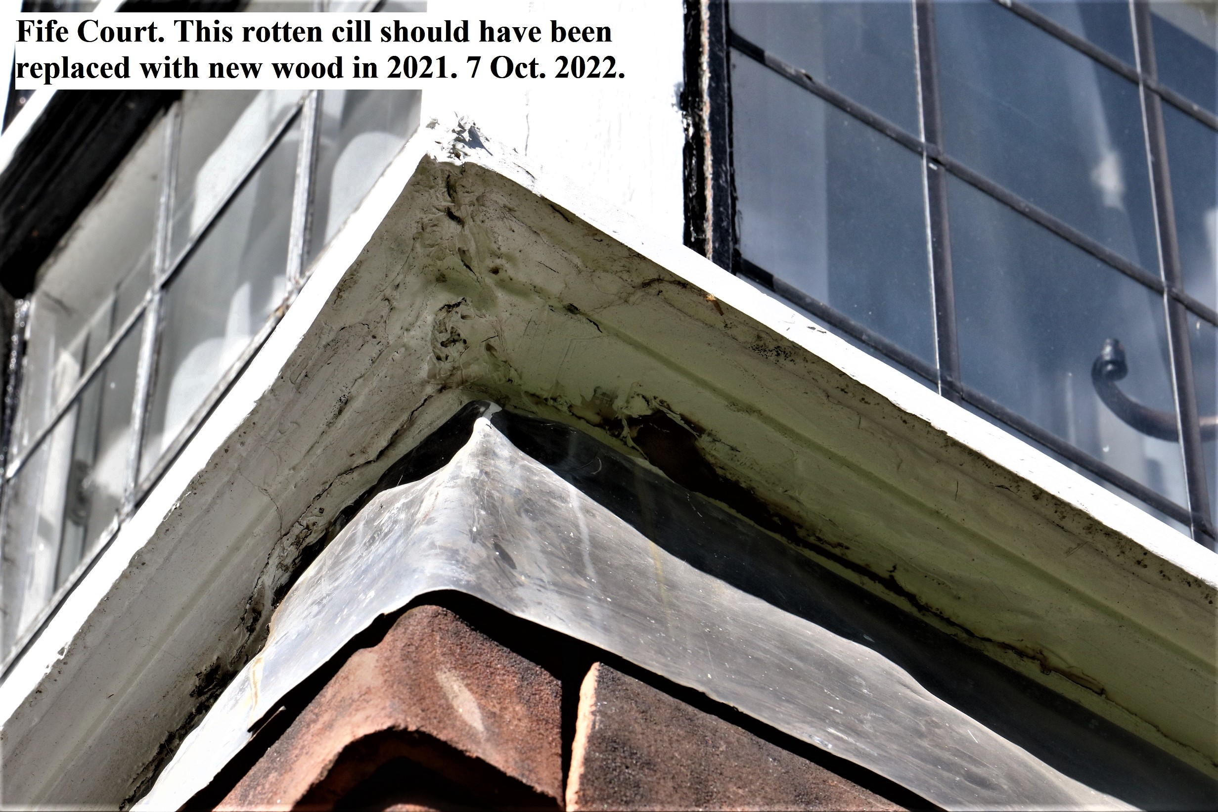 #9 Fife Court W3 0EL: Window repair still unacceptable at 10 Oct. 2022